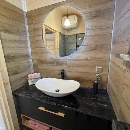 Dziesiątka Nad Samym Jeziorem - Pierwsza Linia *