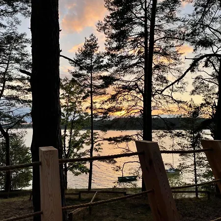 Dziesiatka Nad Samym Jeziorem - Pierwsza Linia Borsk