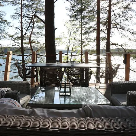 Dziesiatka Nad Samym Jeziorem - Pierwsza Linia Borsk