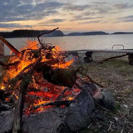 Dziesiatka Nad Samym Jeziorem - Pierwsza Linia Сasa de vacaciones Borsk