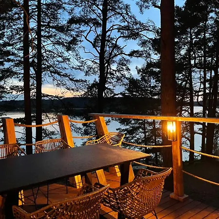 Dziesiatka Nad Samym Jeziorem - Pierwsza Linia Holiday home *
