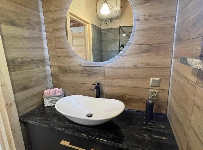 Dziesiatka Nad Samym Jeziorem - Pierwsza Linia *