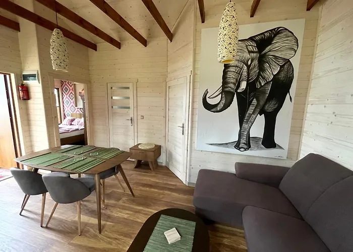 Dziesiatka Nad Samym Jeziorem - Pierwsza Linia *