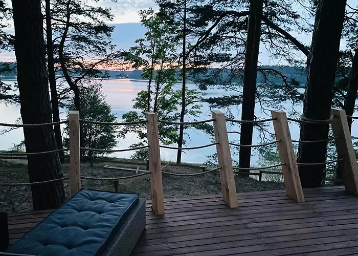 Dziesiatka Nad Samym Jeziorem - Pierwsza Linia * Borsk