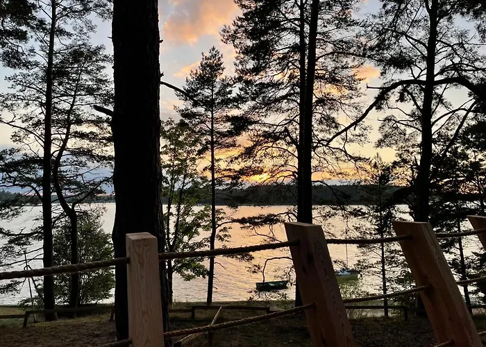 Dziesiatka Nad Samym Jeziorem - Pierwsza Linia Borsk