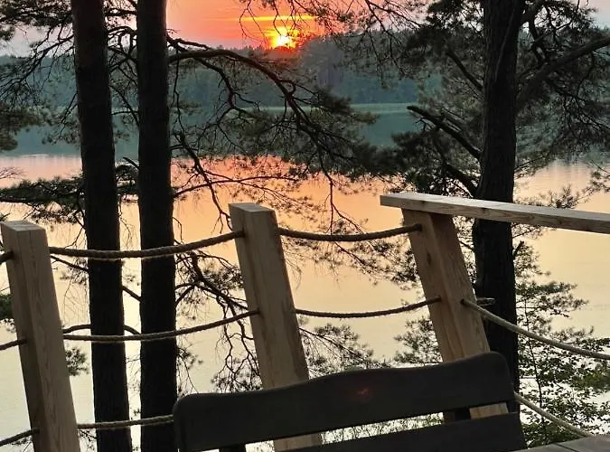 Dziesiatka Nad Samym Jeziorem - Pierwsza Linia Borsk