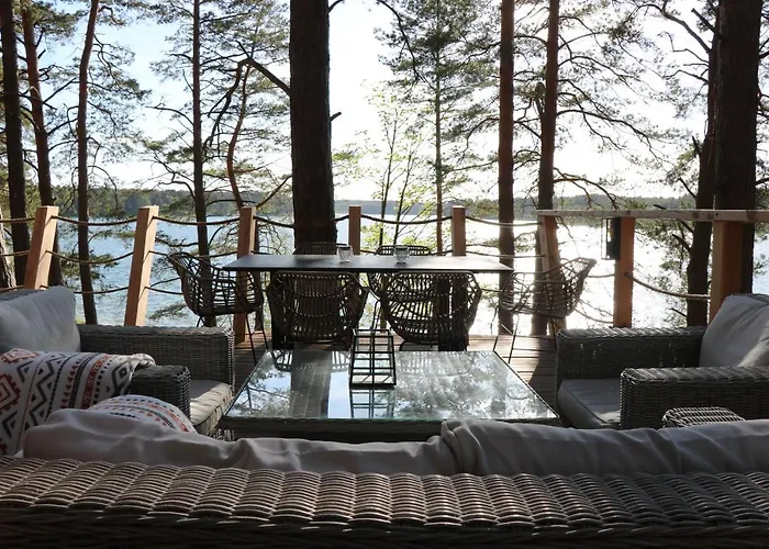 Dziesiatka Nad Samym Jeziorem - Pierwsza Linia Borsk