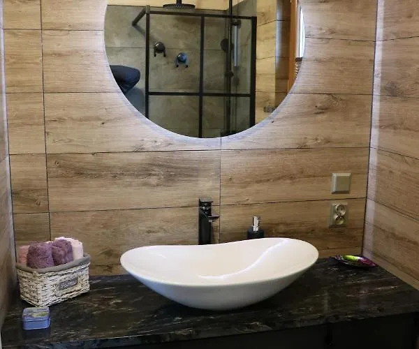 Dziesiatka Nad Samym Jeziorem - Pierwsza Linia Borsk