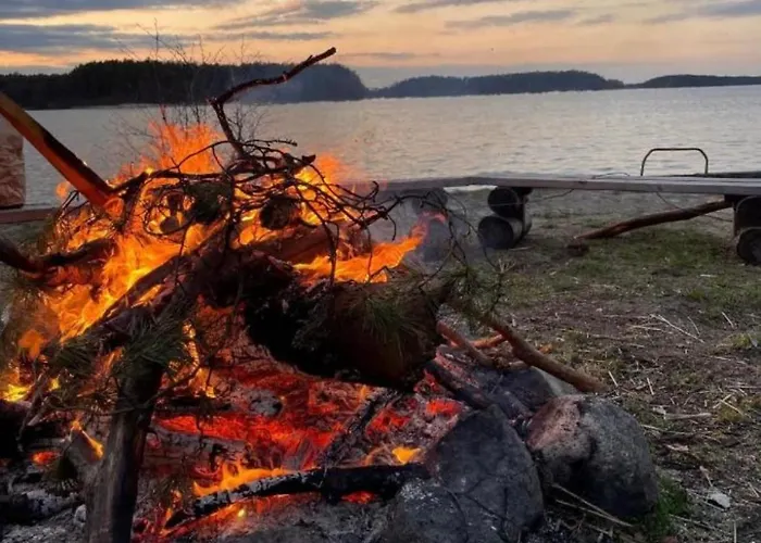 Dziesiatka Nad Samym Jeziorem - Pierwsza Linia Сasa de vacaciones Borsk