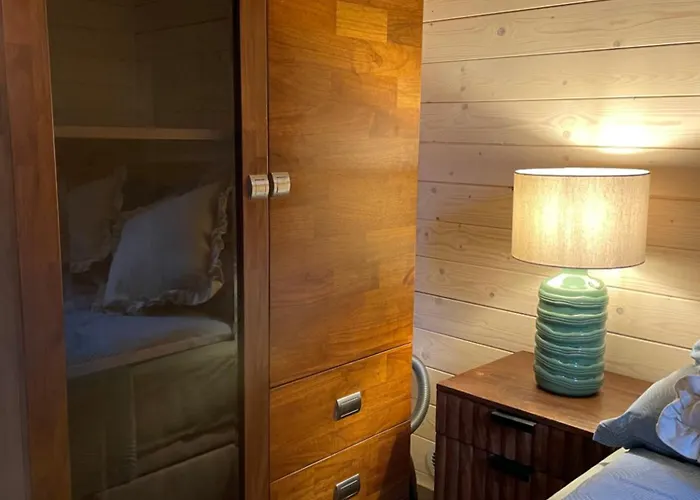 Dziesiatka Nad Samym Jeziorem - Pierwsza Linia * Borsk